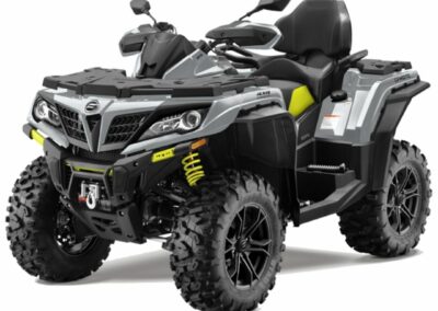 Čtyřkolka CFMOTO Gladiator X1000 v nové šedivé barvě